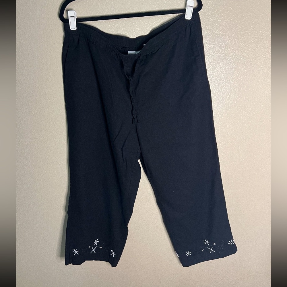 Sag Harbor Linen  Capri Pants Large Black  Embroidered Floral Large lagenlook‎